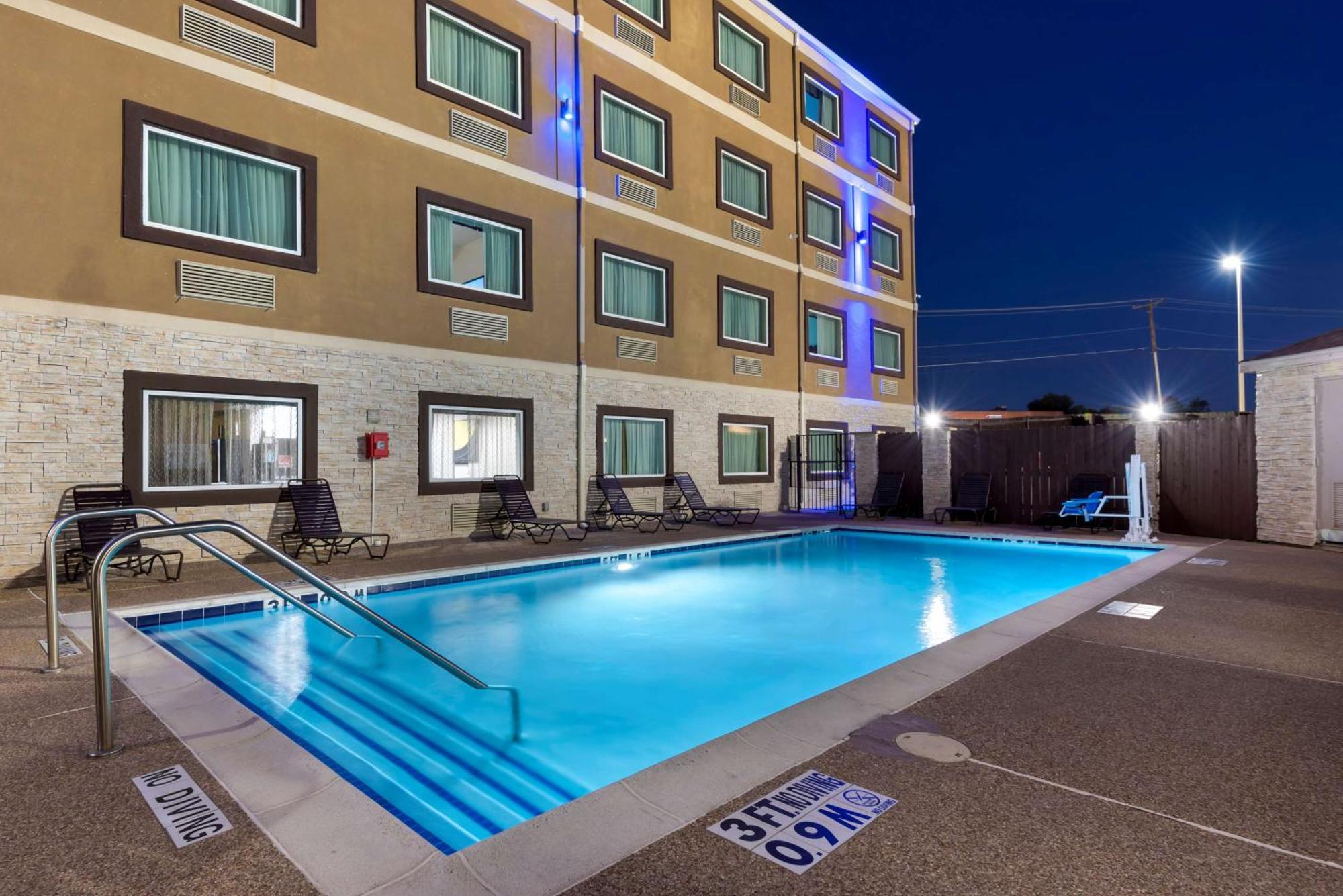 Best Western Plus Arlington North Exterior photo